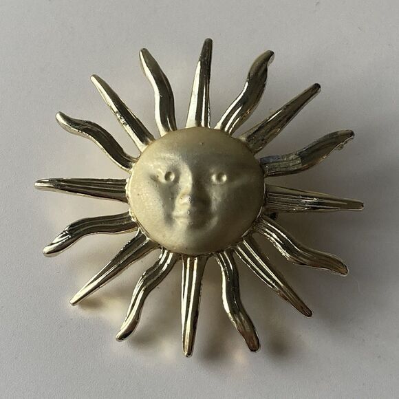 Vintage Gold Tone Celestial Brooch Earrings Lot Sun Crescent Moon Star READ DESC - Picture 12 of 16